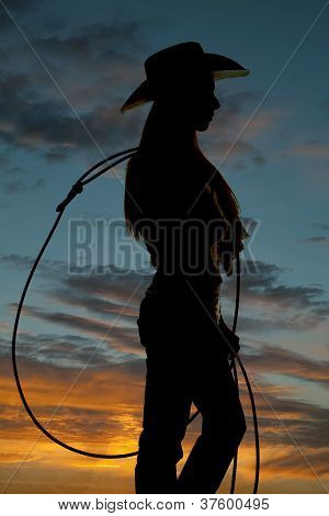 Mulher com silhueta de corda perto