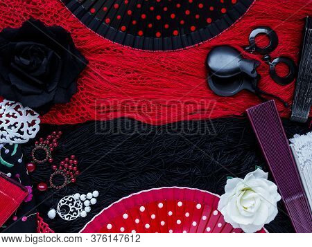 Sochi, Russia December 10, 2019: Castanets, Earrings, Fans And Other Attributes Of Spanish Flamenco 