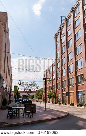 Pittsburgh, Pennsylvania, Usa 7/12/20 The Parking Area Between Two Building In The Bakery Square Com