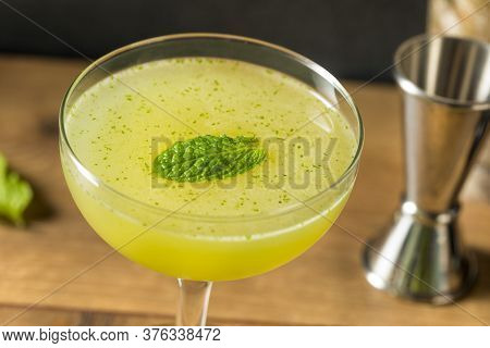 Homemade Refreshing Southside Mint Cocktail