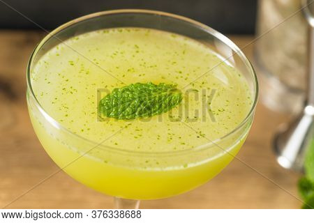 Homemade Refreshing Southside Mint Cocktail