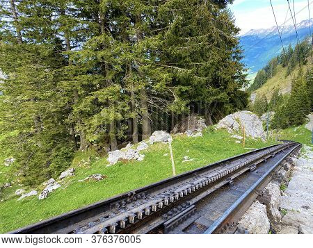 Pilatus Railway - The Steepest Cogwheel Railway In The World (zahnradbahn Alpnachstad - Pilatus Kulm