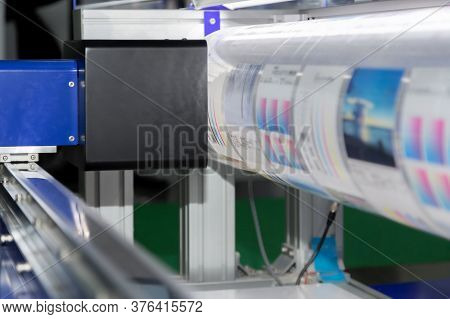 New Innovative Digital Technology Of Automatic Printing Machine Is Printing On Continuous In The Pri