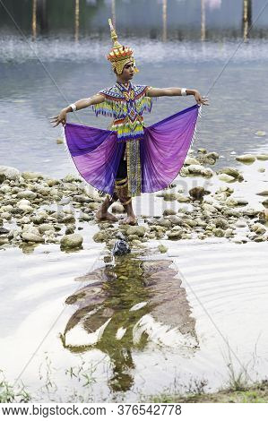 Nakhon Si Thammarat /thailand-april 27th 2019: Manohra Performance In The Stream At Kiriwong Village