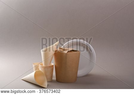 Paper Dishes, Craft Design For Fast Food, Catering, Takeaway. The Concept Of Eco-friendly And Enviro