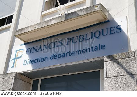 Bordeaux , Aquitaine / France - 07 07 2020 : Direction Departementale Et Centre Des Finances Publiqu