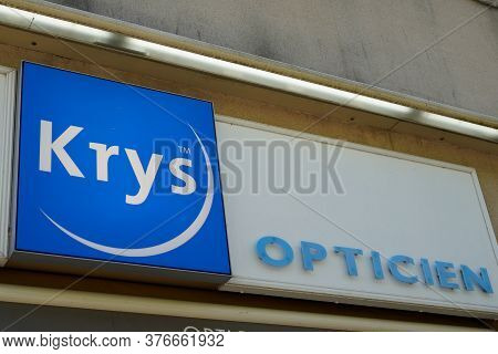 Bordeaux , Aquitaine / France - 07 07 2020 : Krys Optic Sign Text Logo On Shop Brand Of Store Optici
