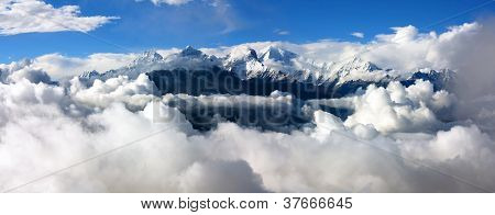panoramatický pohled z langtang ganesh himal