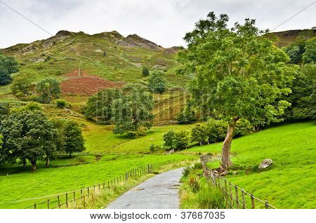 Väg under Loughrigg föll
