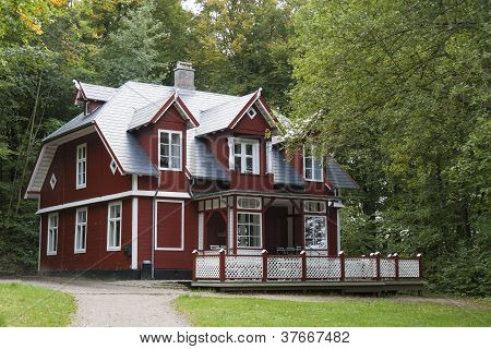 บ้านป่าแดง