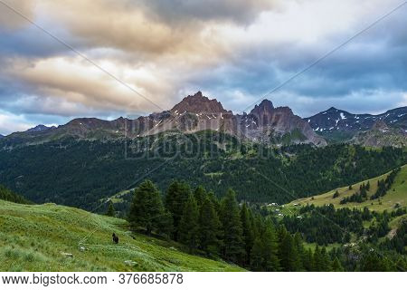 View At The Sunset Of The Devil Crest (left-crete Du Diable 2869 M) And The Grape Crest (right-crete
