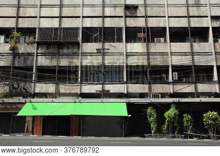 Old Commercial Buildings In Bangkok, Charoen Krung Road Is A Tourist Attraction That Has Many Touris