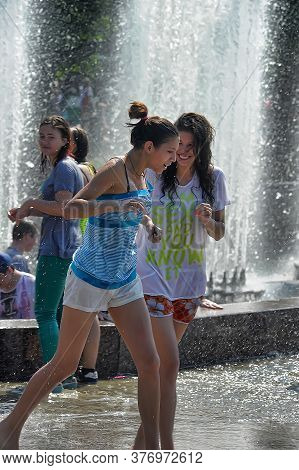 Russia, St. Petersburg, 08,06,2014 Summer Youth Festival, Water Battle