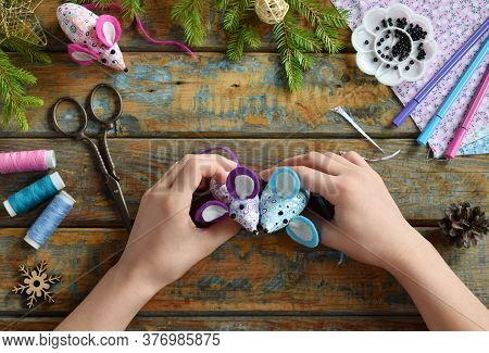 Making Felt Mouse, Symbol Of 2020. Happy New Year. Sewing Toys With Your Own Hands. Diy Concept For