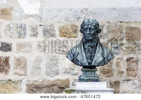 Busto di Doyen Bridel In Montreux