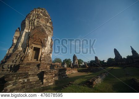 Lop Buri ,thailand - November 25 , 2018 : Wat Nakhon Kosa Announced The Registration Of National Imp