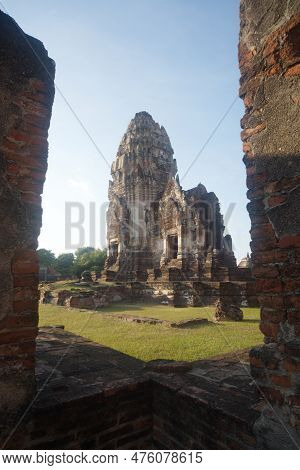 Lop Buri ,thailand - November 25 , 2018 : Wat Nakhon Kosa Announced The Registration Of National Imp