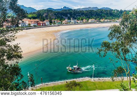 Ribadesella, May 5, 2023. View Of The Tourist Town Of Ribadesella, In Asturias, Spain