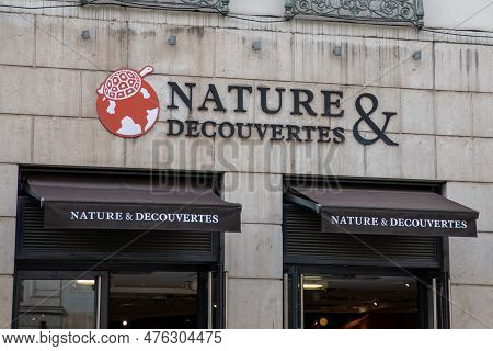 Bordeaux , Aquitaine  France - 05 09 2023 : Nature Et Decouvertes Logo Brand And Nature And Discover