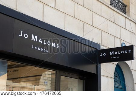 Bordeaux , Aquitaine  France - 05 09 2023 : Jo Malone London Logo Brand And Text Sign On Wall Facade