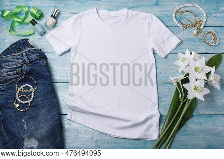 Mock-up Of A T-shirt All-color T-shirts, Digital Mockups, T-shirt In A Regular Size For Both Sexes W