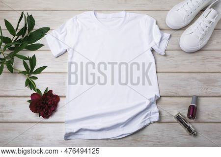 Mock-up Of A T-shirt All-color T-shirts, Digital Mockups, T-shirt In A Regular Size For Both Sexes W