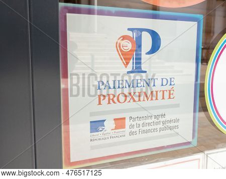 Bordeaux , Aquitaine  France - 05 09 2023 : Paiement De Proximite Sign Text And Local Payment Brand 