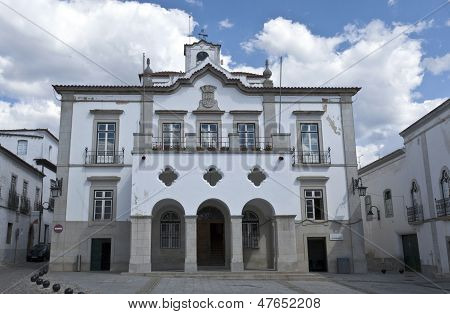 Rathaus in Serpa, Portugal