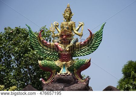 Sculpture Carving Stone Preserver Narai Song Suban Figure Or Narayana Hari Riding On Garuda Statue O