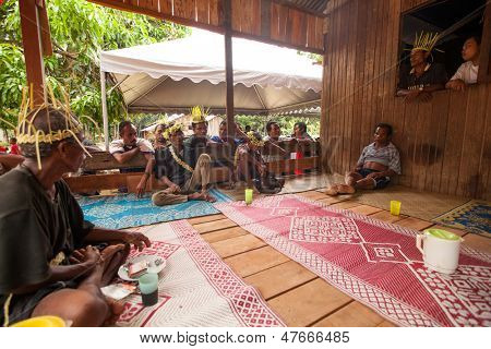 BERDUT, Malesia - APR 8: Persone non identificate Orang Asli nel suo villaggio su 8 aprile 2013 in Berdut, Ma