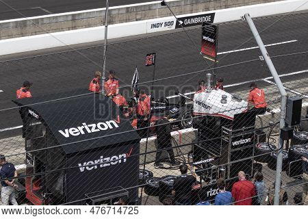 Indianapolis - Circa May 2023: Verizon And Its 5g Logo On Indycar Sponsored Equipment. Verizon Deliv