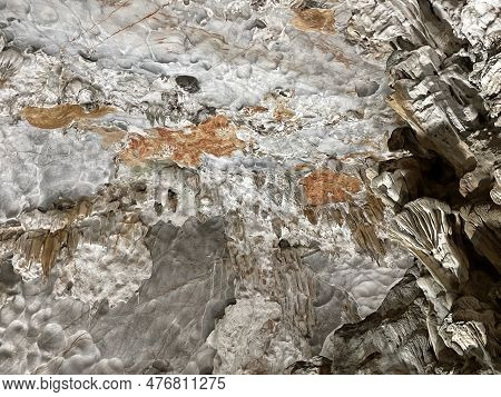 Dong Thien Cung Cave In Ha Long Bay Vietnam