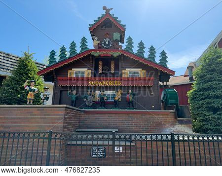 Sugarcreek, Oh, Usa - May 15, 2023: A Giant Cuckoo Clock With Figurines That Move To Music Every Hal