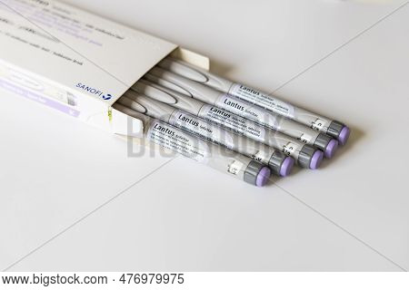 Lantus Insulin Injection Pen Or Insulin Cartridge Pen For Diabetics. Medical Equipment For Diabetes 