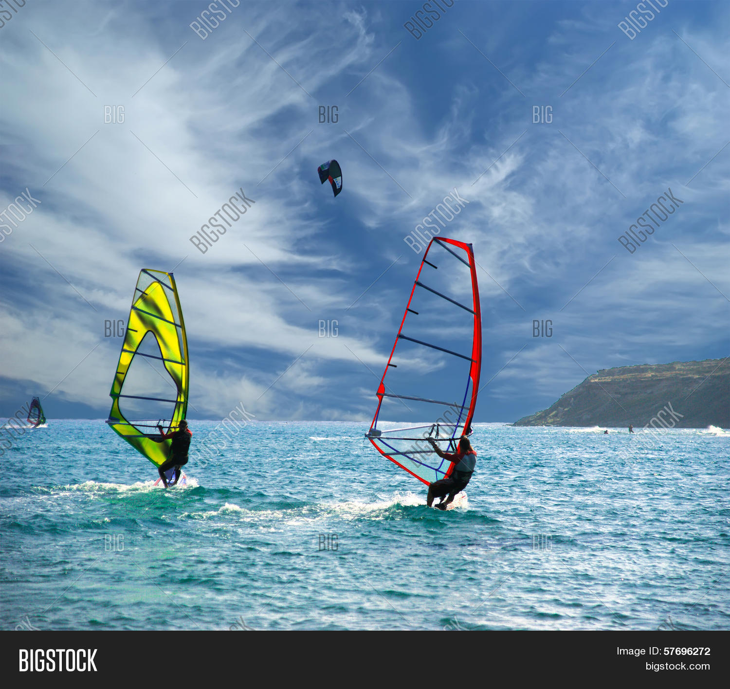 Глайдер виндсерфинг. Виндсерфинг фристайл. Девушка виндсерфер. Виндсерфинг. Fuerteventura windsurfing.