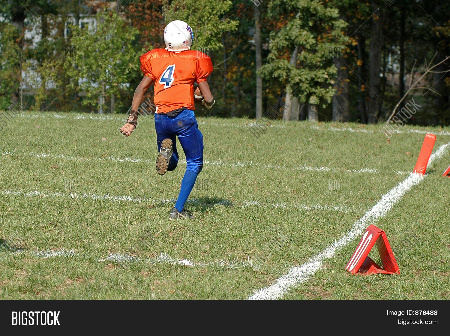 Football Running Back Image & Photo (Free Trial) Bigstock