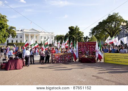 Iraqi protesters by White House