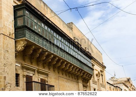 Bow Window English