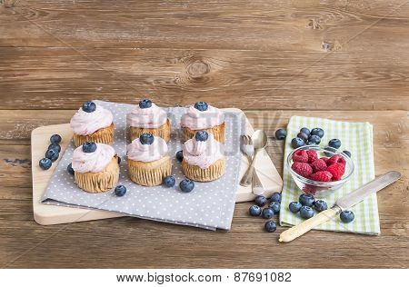 Whole Garin Cupcakes With Raspberry Cheese Cream And Forest Berries