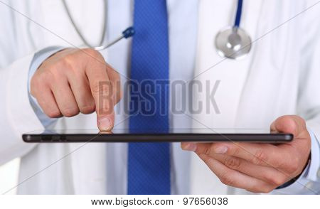 Male Medicine Doctor Holding Digital Tablet Pc