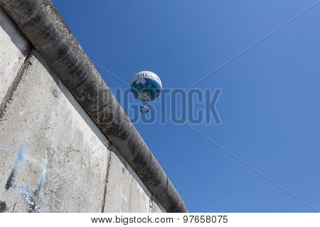 berlin wall, germany , blue sky, hot air balloon
