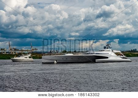 Large Silver Trimaran