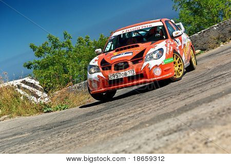YALTA, UK-SEPTEMBER 11: Russisk hold i race på Subaru Impreza, Race Jalta Prime Rally, september