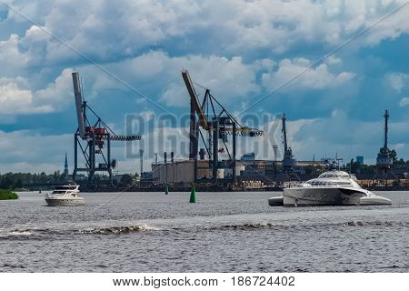 Large Silver Trimaran