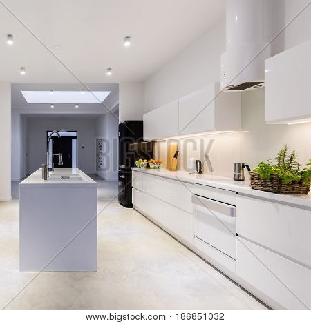 Bright Kitchen With Kitchen Island