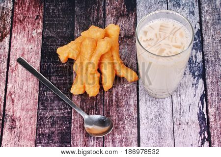 Soybean Milk Filling Jelly ,cereal And Grain Served With Deep-fried Dough Stick As Patongko