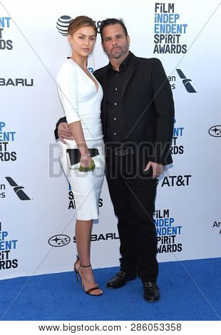 LOS ANGELES - FEB 23:  Lala Kent and Randall Emmett arrives for the 2019 Film Independent Spirit Awards on February 23, 2019 in Santa Monica, CA                