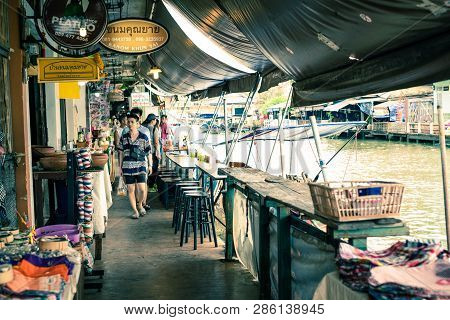 Amphawa, Samut Songkhram, Thailand - Febuary 2019 : Traditional Market Name Amphawa Floating Market 