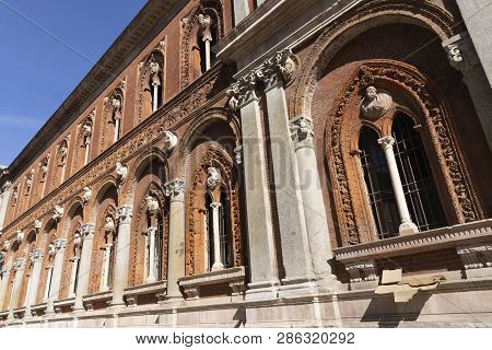 Milan, Lombardy, Italy: Ca Granda, Historic University