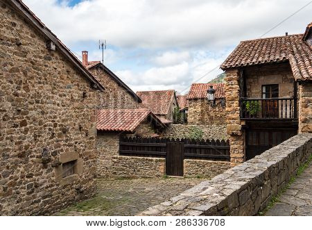 Barcena Mayor, Cabuerniga Valley, With Typical Stone Houses Is One Of The Most Beautiful Rural Villa
